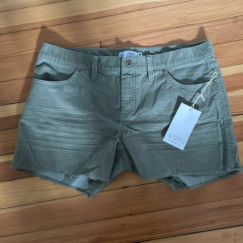 NWT Carve Designs Oahu 4” Short in Moss